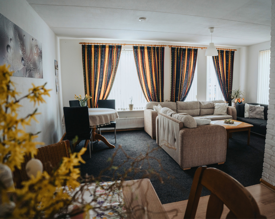 Huisvesting Poolse medewerkers Warx, voorbeeld van woonkamer
