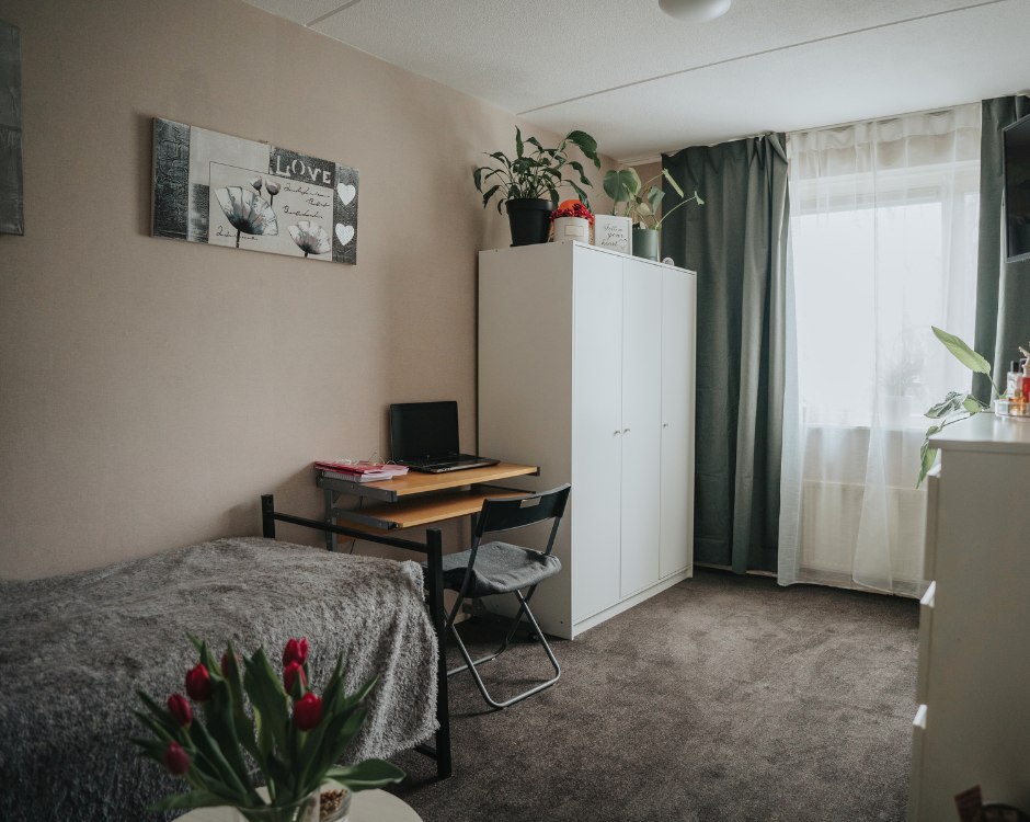 Huisvesting Poolse medewerkers Warx, voorbeeld eenpersoonskamer, slaapkamer